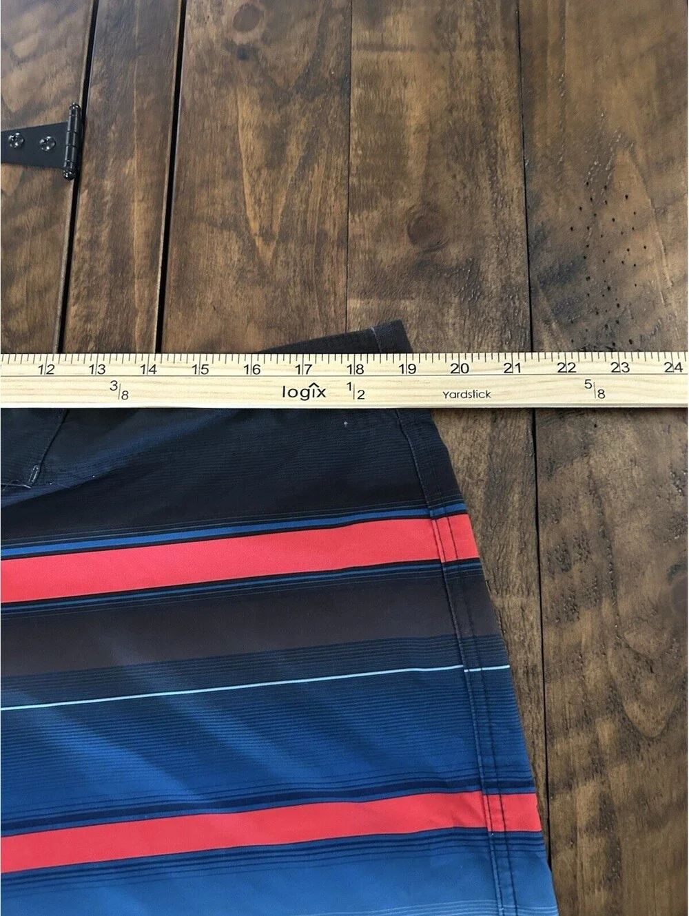 Billabong Swim Trunks Men's Size Large Red Blue Striped Surf Board Shorts A4P6